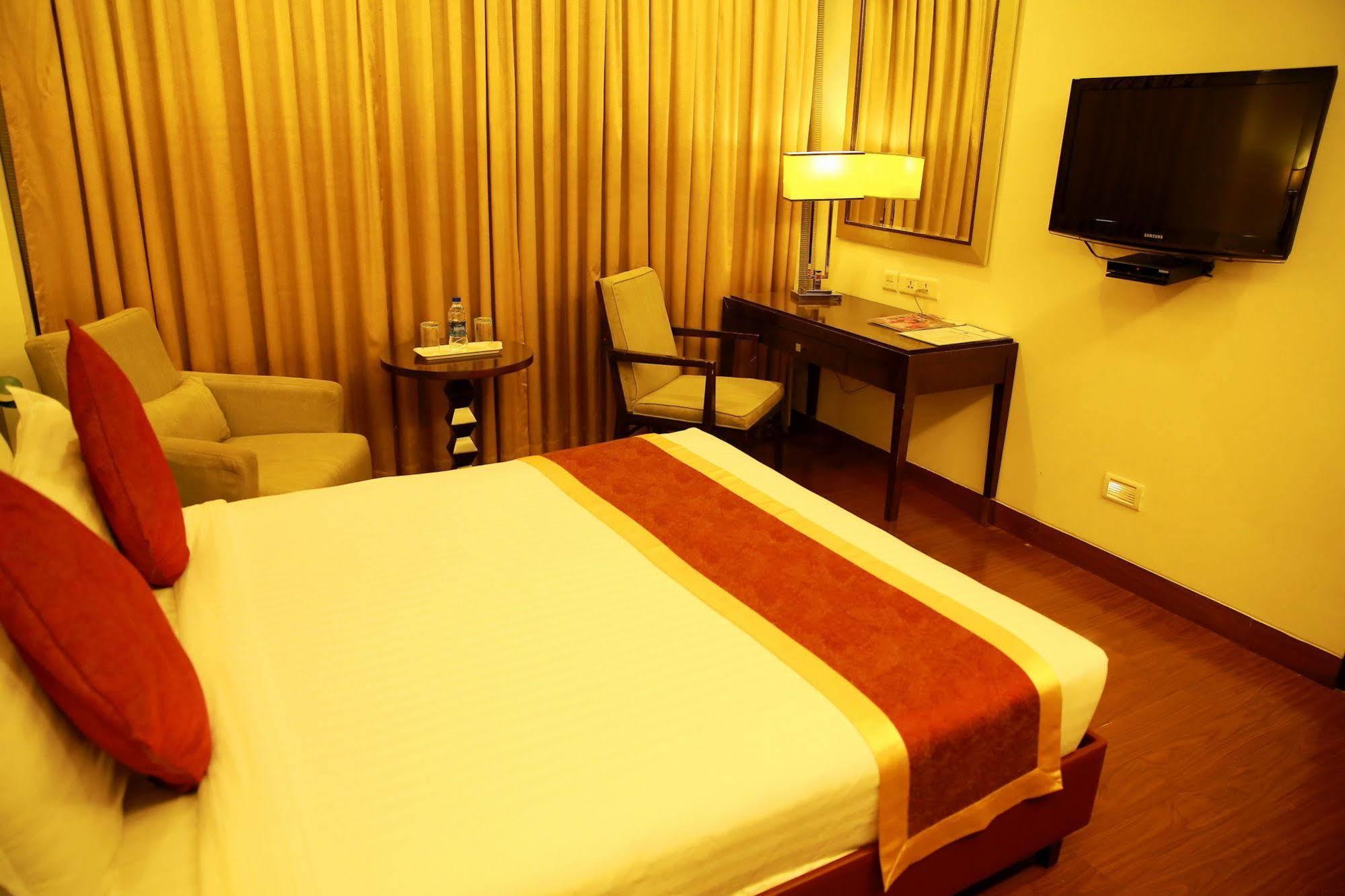 Best Western Jubilee Ridge Hyderabad Exterior photo